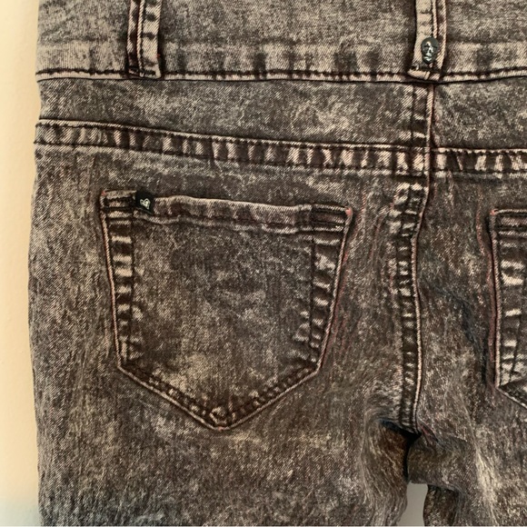 Hot Topic Lovesick Stonewashed Skinny Jeans - Picture 6 of 9